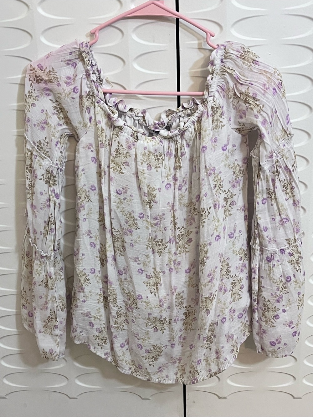 rue21 Floral Blouse Small White Purple Bell Sleeve Ruffle Neck